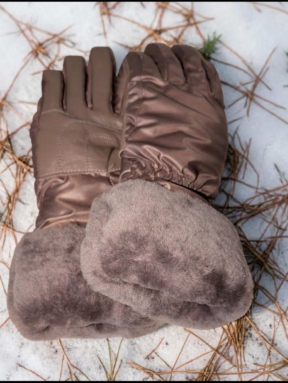 UGG Women's Shearling-Trim Leather-Palm Gloves. Stormy Gray. New With Tags S/M
